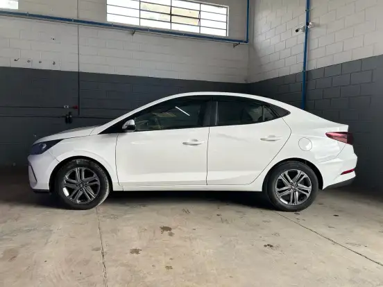 HYUNDAI-HB20S-2024