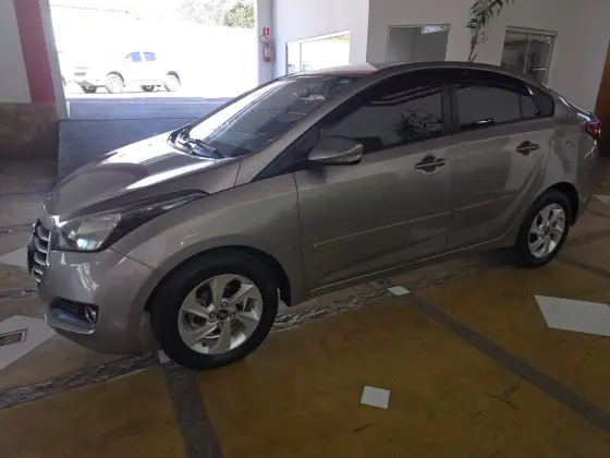 HYUNDAI HB20S 1.6 COMFORT PLUS 16V FLEX 4P MANUAL
