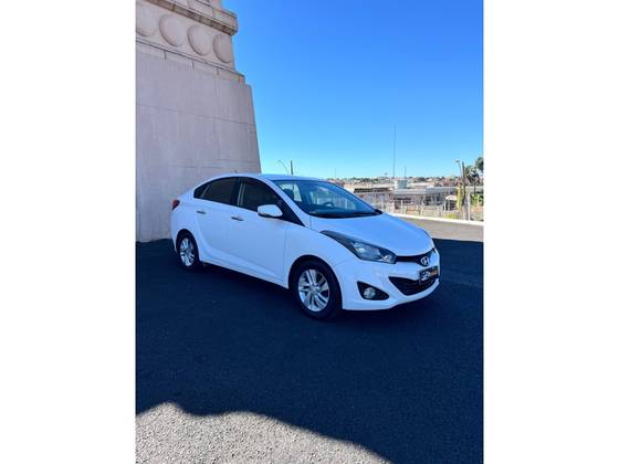 HYUNDAI HB20S 1.6 COMFORT PLUS 16V FLEX 4P MANUAL
