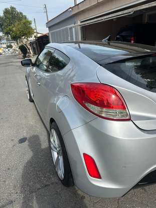 HYUNDAI-VELOSTER-2012