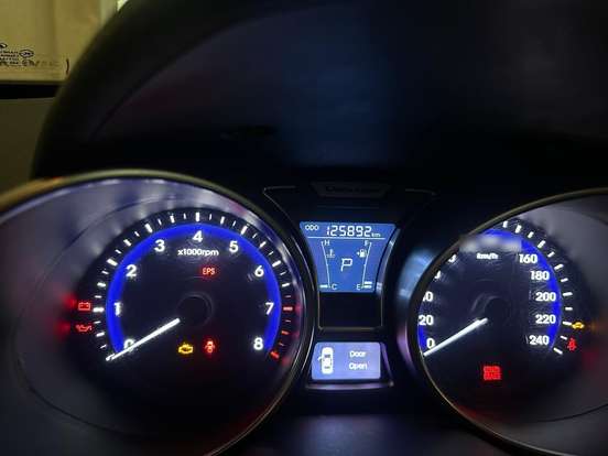 HYUNDAI-VELOSTER-2012