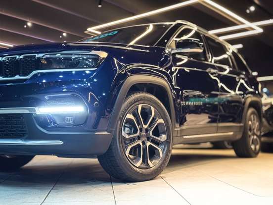 JEEP-COMMANDER-2025