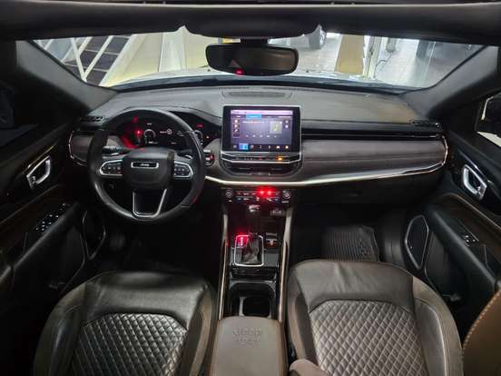 JEEP-COMMANDER-2023