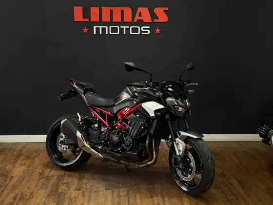 KAWASAKI Z900 KAWASAKI Z900