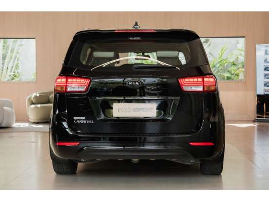 KIA-CARNIVAL-2018