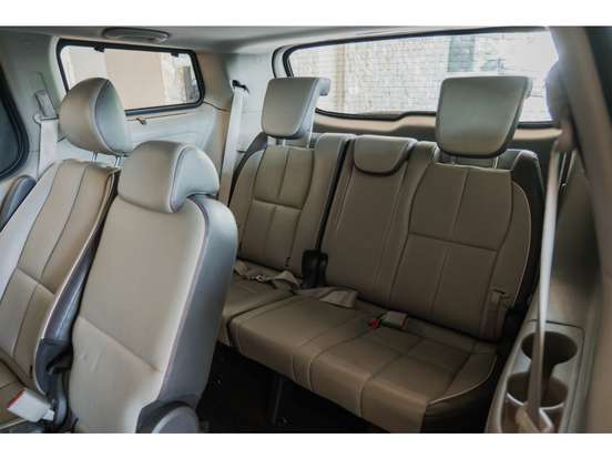 KIA-CARNIVAL-2018