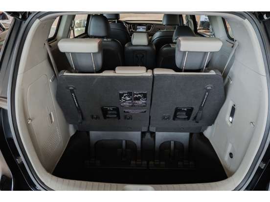 KIA-CARNIVAL-2018