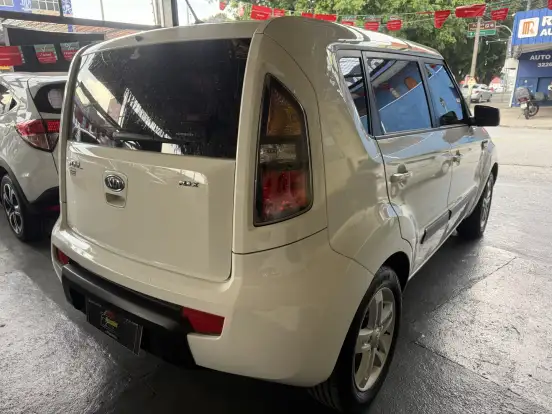 KIA-SOUL-2011