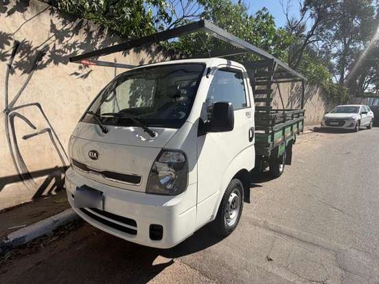 KIA-BONGO-2021