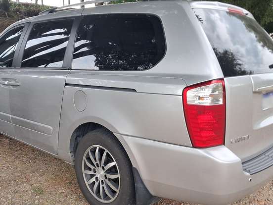 KIA-CARNIVAL-3.5 EX V6 24V GASOLINA 4P AUTOMÁTICO KIA-CARNIVAL-2012