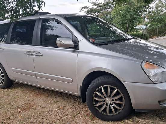 KIA-CARNIVAL-3.5 EX V6 24V GASOLINA 4P AUTOMÁTICO KIA-CARNIVAL-2012