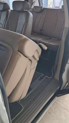 KIA-CARNIVAL-2012