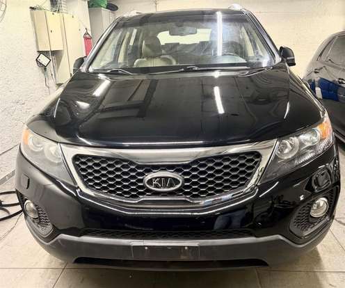 KIA-SORENTO-2011