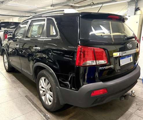 KIA-SORENTO-2011