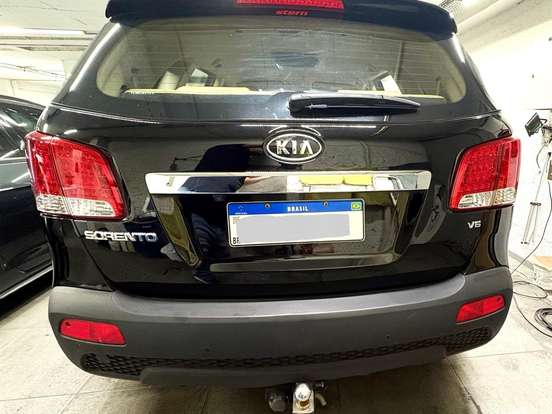 KIA-SORENTO-3.5 V6 GASOLINA EX 7L 4WD AUTOMÁTICO KIA-SORENTO-2011