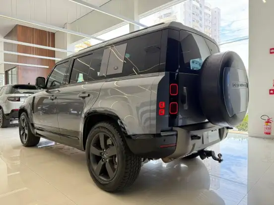 LAND ROVER-DEFENDER-2024