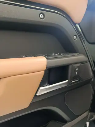 LAND ROVER-DEFENDER-2025