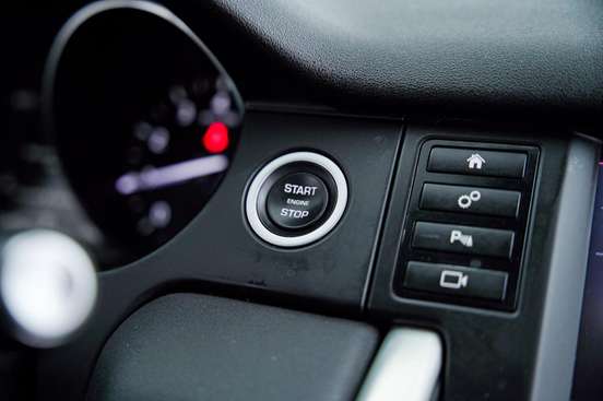 LAND ROVER-DISCOVERY SPORT-2017
