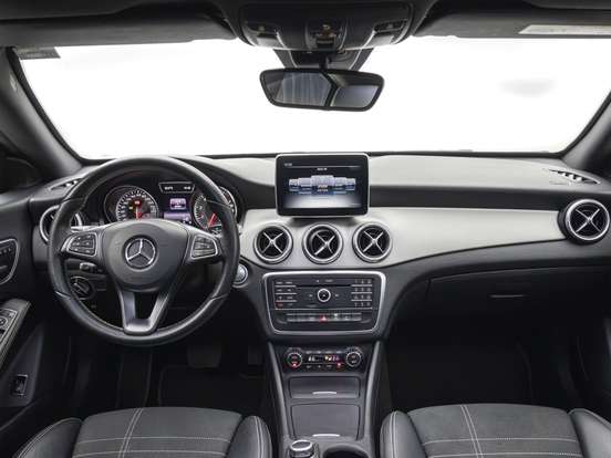 MERCEDES-BENZ-CLA 200-1.6 URBAN 16V FLEX 4P AUTOMÁTICO MERCEDES-BENZ-CLA 200-2016