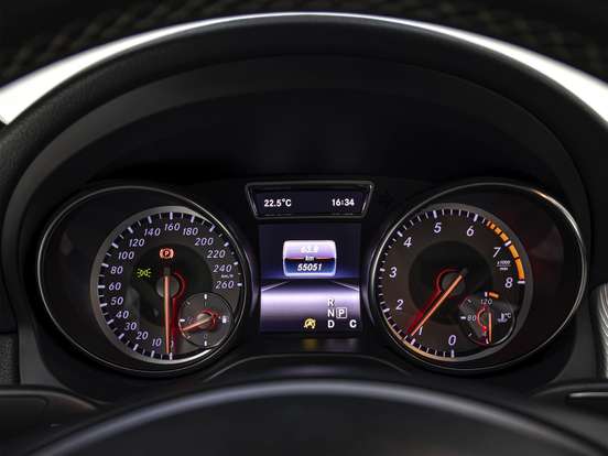 MERCEDES-BENZ-CLA 200-1.6 URBAN 16V FLEX 4P AUTOMÁTICO MERCEDES-BENZ-CLA 200-2016