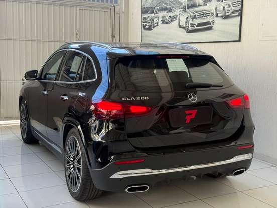 MERCEDES-BENZ-GLA 200-2023