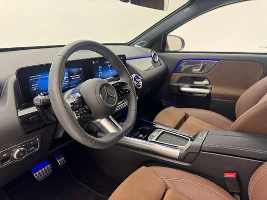 MERCEDES-BENZ-GLA 200-1.3 MHEV AMG LINE 7G-DCT MERCEDES-BENZ-GLA 200-2025