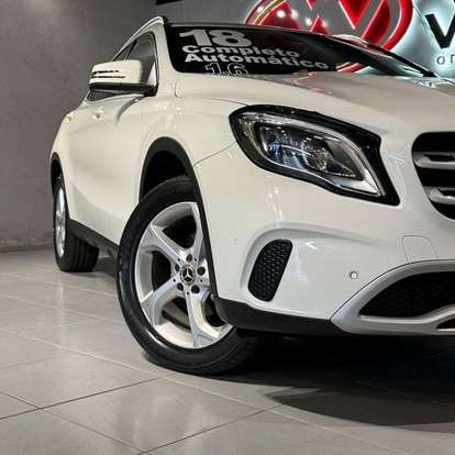 MERCEDES-BENZ-GLA 200-2017
