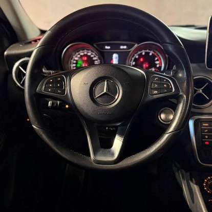 MERCEDES-BENZ-GLA 200-2017