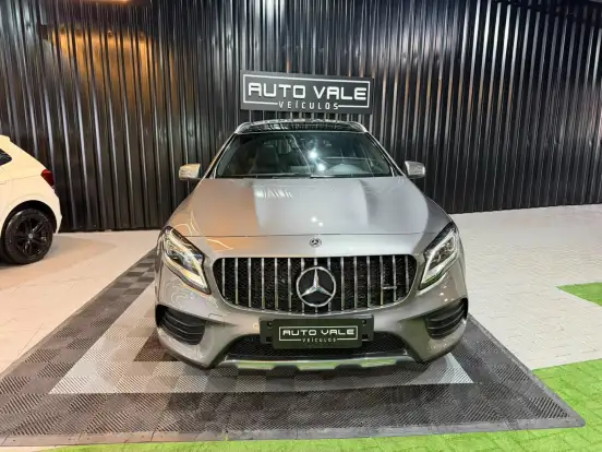 MERCEDES-BENZ-GLA 250-2018