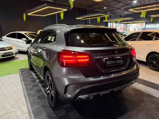MERCEDES-BENZ-GLA 250-2018