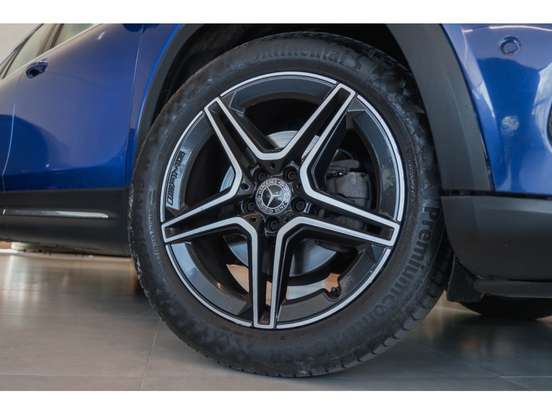 MERCEDES-BENZ-GLB 200-2020