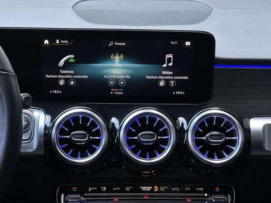 MERCEDES-BENZ-GLB 200-2022