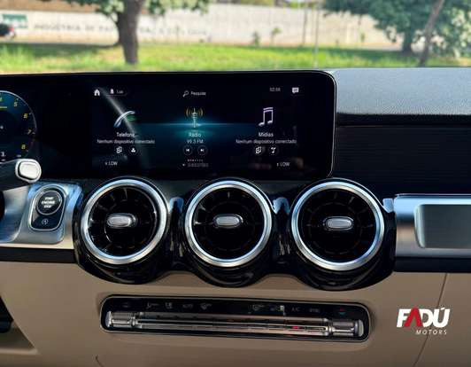 MERCEDES-BENZ-GLB 200-2021