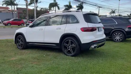 MERCEDES-BENZ-GLB 220-2025