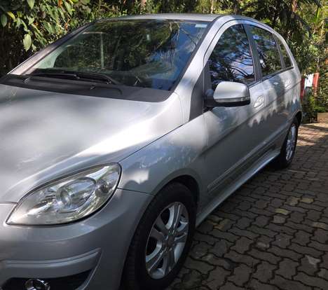 MERCEDES-BENZ-B 200-2010