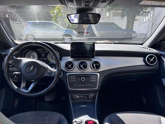 MERCEDES-BENZ-CLA 200-1.6 VISION 16V GASOLINA 4P AUTOMÁTICO MERCEDES-BENZ-CLA 200-2015