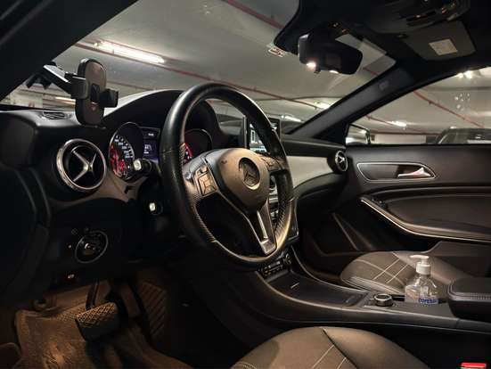 MERCEDES-BENZ-GLA 200-2015