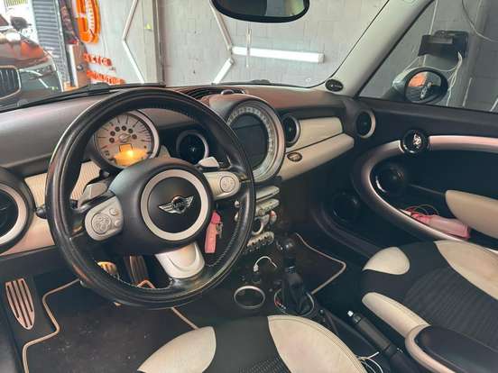 MINI-COOPER-2010