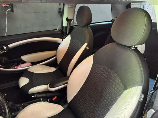 MINI-COOPER-2010