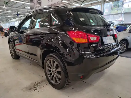MITSUBISHI-ASX-2014