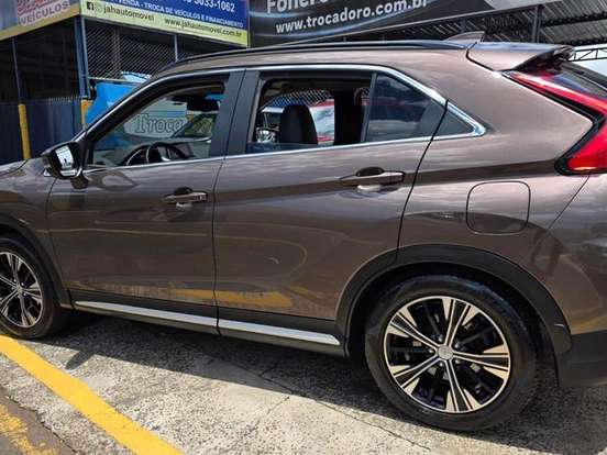 MITSUBISHI-ECLIPSE CROSS-1.5 MIVEC TURBO GASOLINA HPE-S SPORT CVT MITSUBISHI-ECLIPSE CROSS-2021