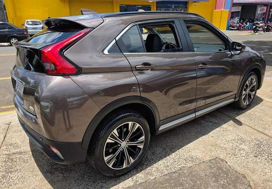 MITSUBISHI-ECLIPSE CROSS-2021