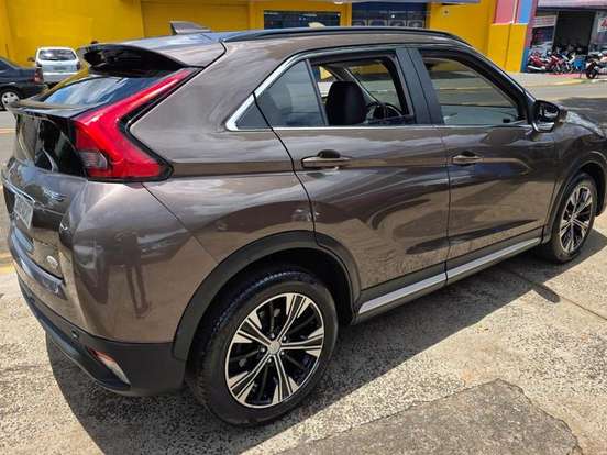 MITSUBISHI-ECLIPSE CROSS-1.5 MIVEC TURBO GASOLINA HPE-S SPORT CVT MITSUBISHI-ECLIPSE CROSS-2021