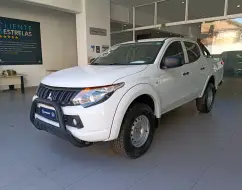 MITSUBISHI L200 TRITON 2.4 16V TURBO DIESEL GL CD 4X4 MANUAL MITSUBISHI L200 TRITON 2.4 16V TURBO DIESEL GL CD 4X4 MANUAL