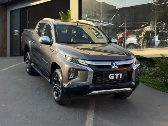 MITSUBISHI L200 TRITON 2.4 16V TURBO DIESEL SPORT HPE-S CD 4P 4X4 AUTOMÁTICO MITSUBISHI L200 TRITON 2.4 16V TURBO DIESEL SPORT HPE-S CD 4P 4X4 AUTOMÁTICO