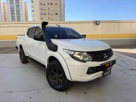 MITSUBISHI-L200 TRITON-2.4 16V TURBO DIESEL SPORT GL CD 4P 4X4 MANUAL MITSUBISHI-L200 TRITON-2018