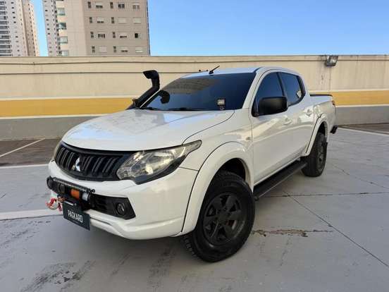 MITSUBISHI-L200 TRITON-2.4 16V TURBO DIESEL SPORT GL CD 4P 4X4 MANUAL MITSUBISHI-L200 TRITON-2018