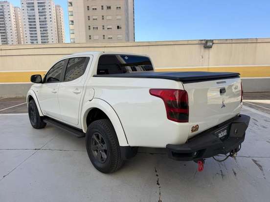 MITSUBISHI-L200 TRITON-2.4 16V TURBO DIESEL SPORT GL CD 4P 4X4 MANUAL MITSUBISHI-L200 TRITON-2018