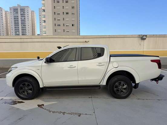 MITSUBISHI-L200 TRITON-2.4 16V TURBO DIESEL SPORT GL CD 4P 4X4 MANUAL MITSUBISHI-L200 TRITON-2018