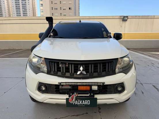 MITSUBISHI-L200 TRITON-2.4 16V TURBO DIESEL SPORT GL CD 4P 4X4 MANUAL MITSUBISHI-L200 TRITON-2018